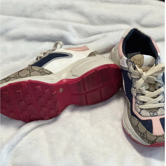 Gucci Pink and Beige Logo Sneakers - Picture 2 of 9